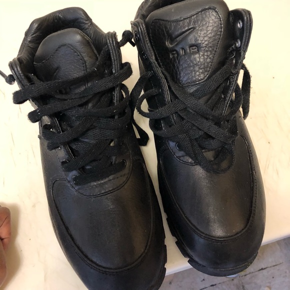 Nike ACG Other - Nike acg boots men size 6y